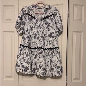 Umgee Monochrome Floral Top